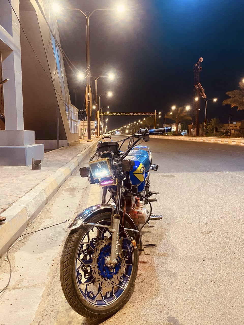 دراجه ايراني نامه برو محرك (200)دراجه نضيفه موديل (25) سعره 750 ألف
***********
