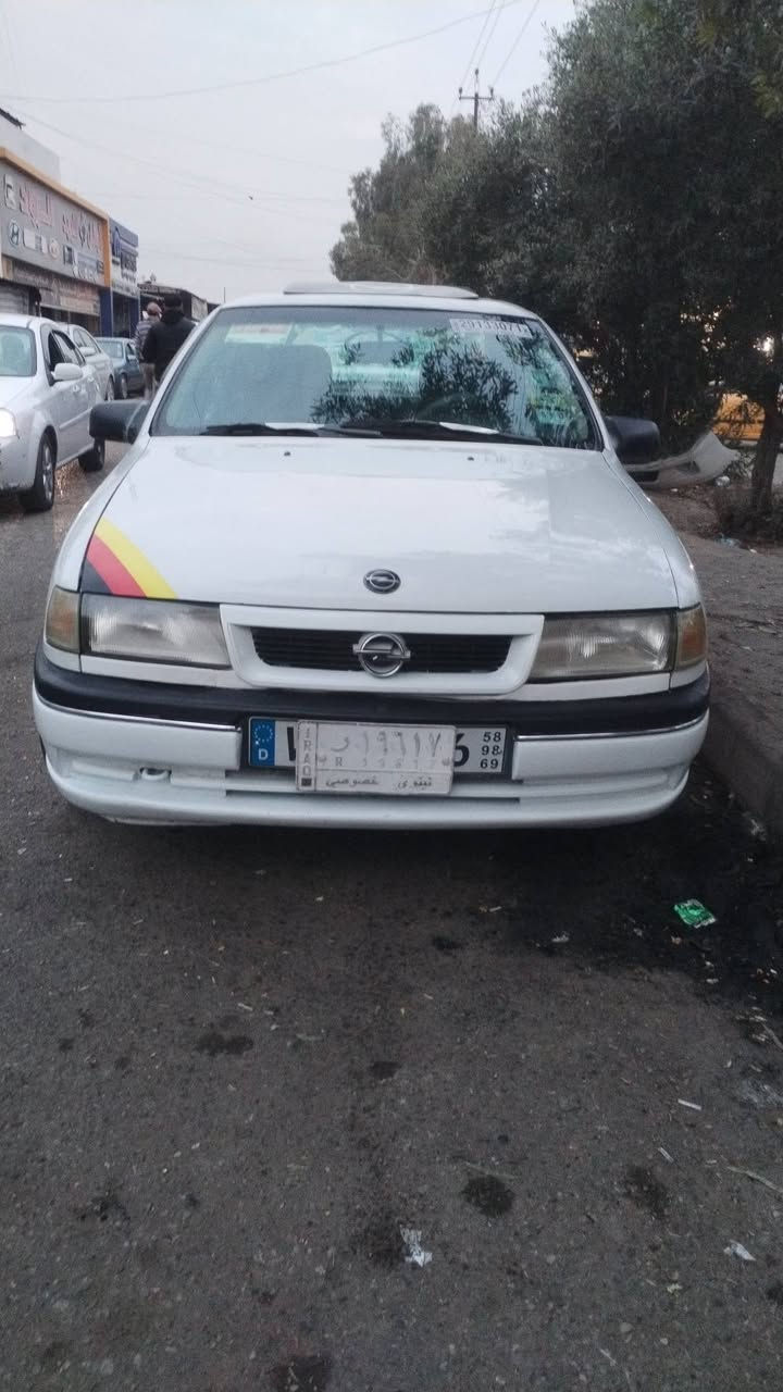 اوبل فكترا للبيع موديل ١٩٩٢ رقم ألماني كير عادي سنويه لل٢٠٢٨ كير محرك شرط بيها كابون حجم١٦ طالب عليه ٥٠ الي يريد يتصل عل رقم ***********
