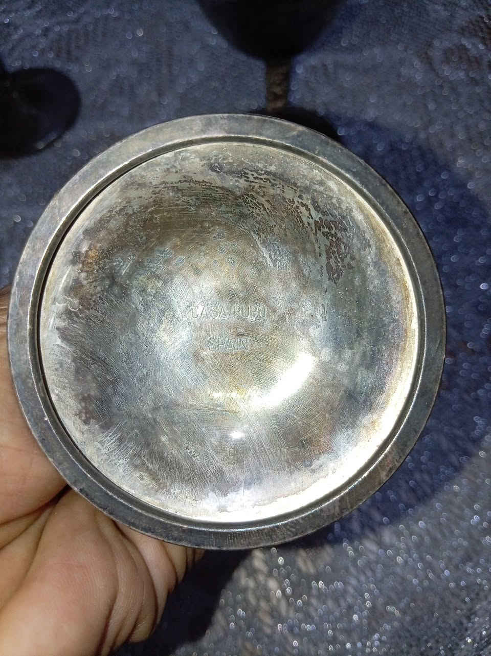 كؤوس قديمة  معدن مطلي فضه السعر ٢٥ الف
اربع قطع زوجين
واتساب *********** بغداد, العراق
