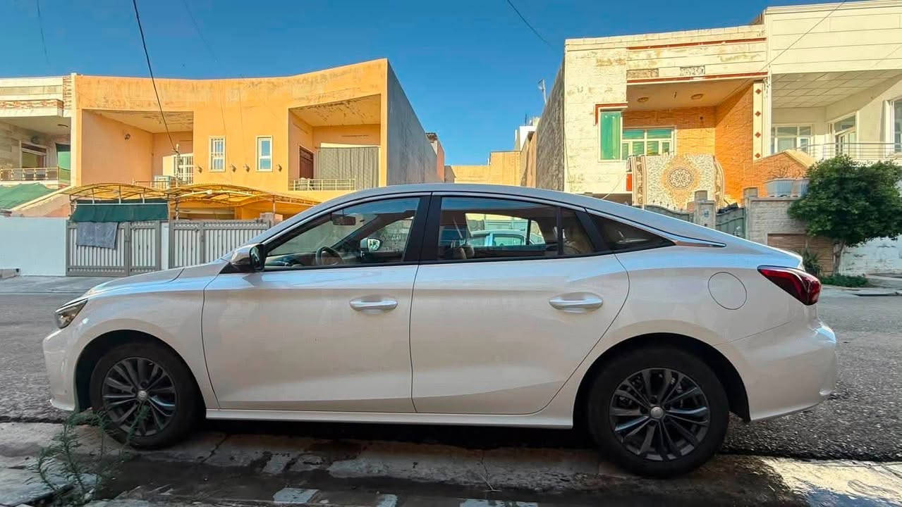 سلا م عليكم
Mg gt 2025 
فول مواصفات ماشيه ١٠ كيلومتر 
بيه حالوب خفيف ما مبين وهاي القطعتين ما مصلحه 
مكانه اربيل 
رايده 
ب١٠٨ وبيه مجال بسيط 
***********
