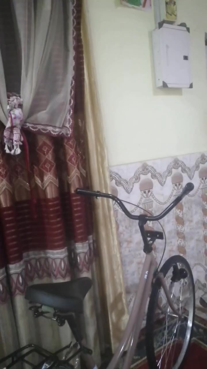 سلام عليكم بيسكل لبيع بيدي نضافه فول قراضه كلهن وياه ضامهن لبيسكل يلمع ونضيف مكاني بصره لهارثه ب150وبيه مجال


**إذا كنت صاحب هذا الإعلان وتريد حذفه لأي سبب، رجاءا أرسل رسالة إلى الدعم الفني**