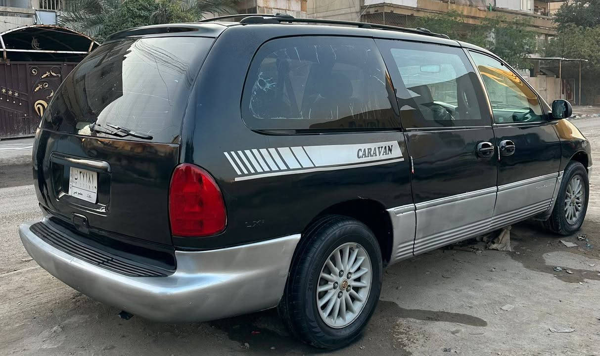 دوج كرفان موديل 2000
كير اوتو كير مكينه بلاديات مكفولات 
7 راكب مكفوله من الضربه
قطعتين تبريد 
كشنات كهرباء 
تخم تاير ويل كب 
السعر 49 وبيها مجال 
للاتصال ‭0774 576 4570
