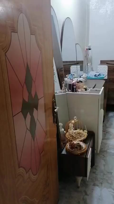 غرفه نوم تركي مكونه من 8قطع نضافه 80٪السعر 650نقصه بس تخت مكاني حله حي البكرلي ***********
