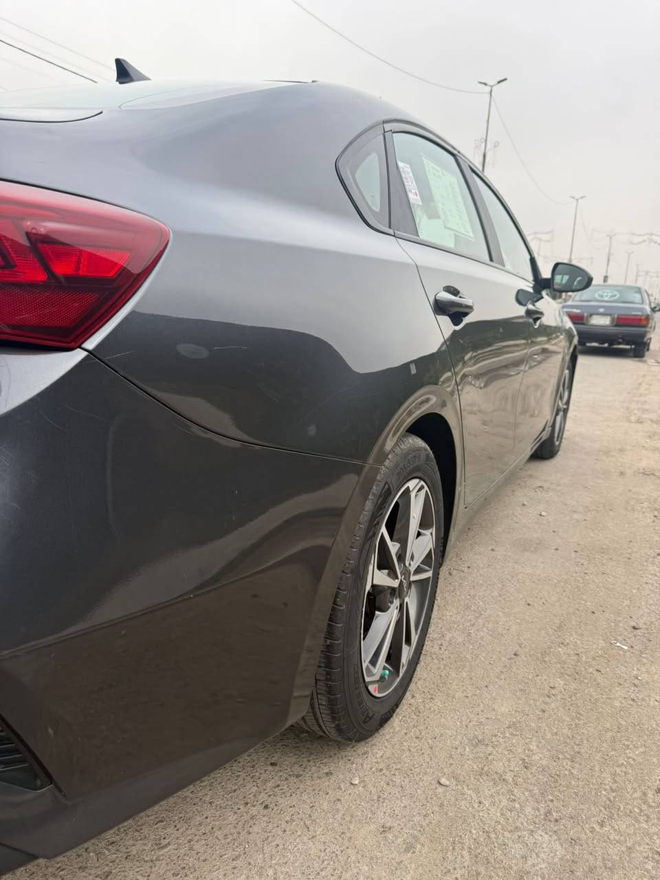 سلام عليكم 
كيا فورتي مديل 2023 وارد أمريكي 🇺🇸 
الحدث موضح بل صور 
السياره جديده مكينه 2000 دوش كير أي تي 
مكينه وكير صدر تبريد كهربائيات كله جديد وشغال 
تخم تاير جديد داخل ابيضّ 
ماشيه 40 الف حقيقي 
مكان بلديات 
***********
