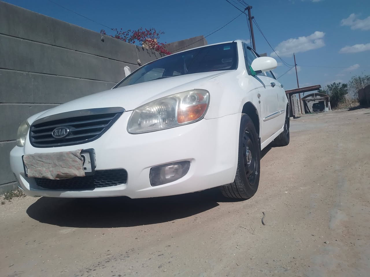 السلام عليكم سيراتو 2008  محرك 1600 حاويه قبل اسبوعين شاده ...تبريد منضومه جديده تبريد ثلج ...صدر جديد باتري جديد بيها  صبغ جاملغ خلفي  ...والتفاصيل موجوده بالسونار مرفق بالصور ... رقم الانبار بأسمي  مشروع وطني 
السعر 87   مكان السياره بابل جبله  
***********
