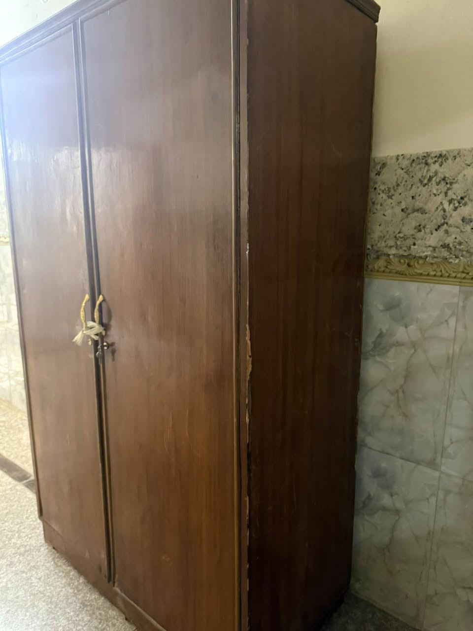 السلام عليكم كنتور بابين للبيع صاج نضيف  مابي اي نقص السعر ٥٠ مستعجل عل بيع رقم المبايل *********** موجود واتساب
