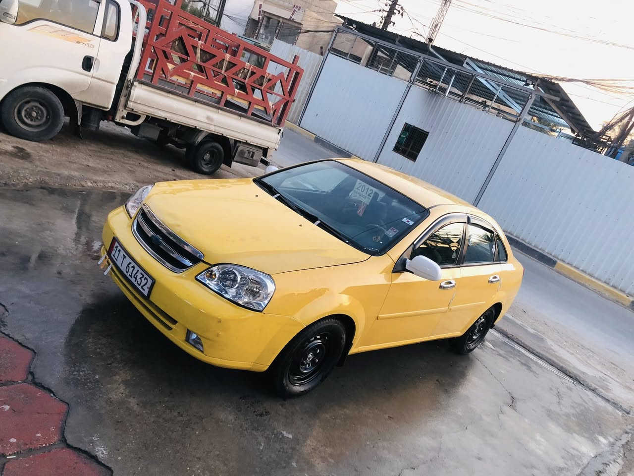 سلام عليكم وابتره موديل 2012شركه عامه مكفوله من ضربه بيه صبغ قطعتين فقط والبقيه مكفول كير ومكينه مكفولته قبل يومين شديت المكينه وبيه وصل تبريد شغل تخم تاير جديد صدر مامي وخلفي جديد هزه جديد سنويه الى ٢٧هيه مصفره غرامات مصفره تحويل مباشر سياره جديد وحله من صوره مال جناي تعبان عله كلش السعره 70مكاني بغداد بلديات وهذ رقمي ***********
