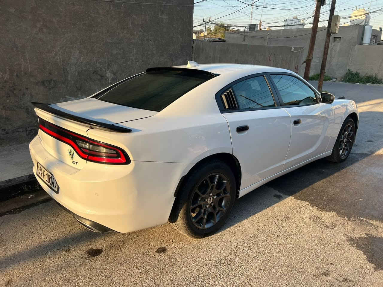 السلام عليكم اخوان جارجر 2018 فوريل لونها ابيض صدفي  ضررها بس دعامية وبل العراق ابو تكتك شخطة وصار بية صبغ بابين وجاملغ  السيارة كلش حلوة ماشية 88 الف رقمة دهوك  السونار مرفق بل المنشور سيارة بسمي محرك ٦ سلندر مكان السيارة بغداد زعفرانية  اي ستفسار *********** السعر 180 بية مجال قليل
