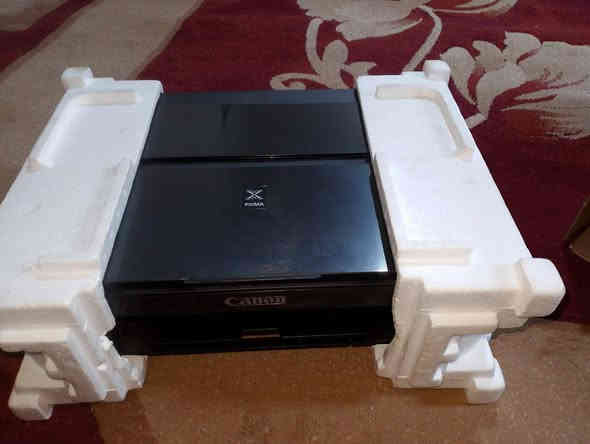 سلام عليكم طابعه كانون نضيفه اخت جديده للبيع السعر 125وبيه مجال مكاني البصره المطيحه***********
