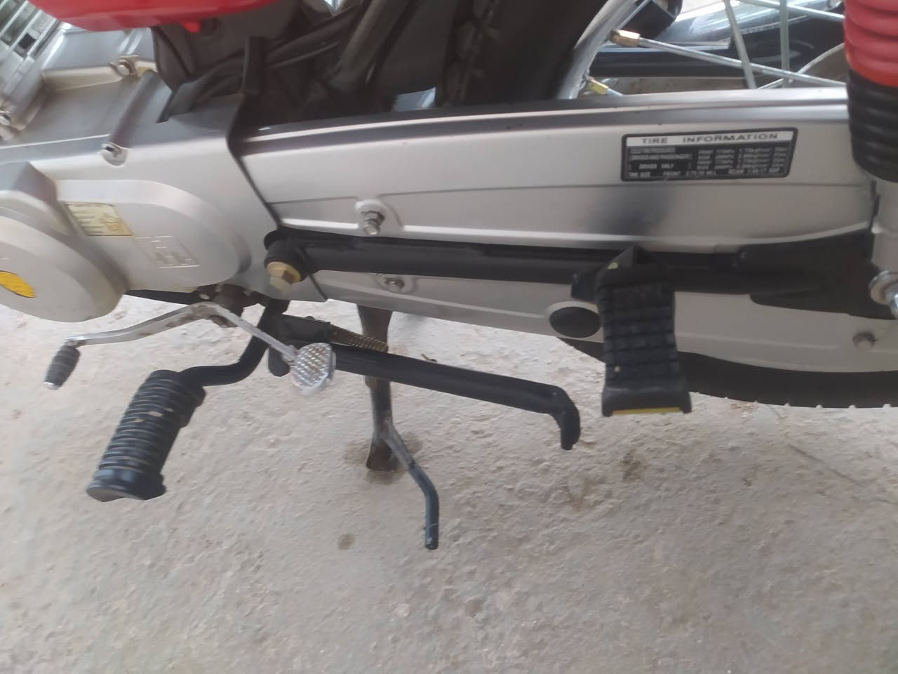 سلام عليكم اخوان دراجه للبيع موديل 25 مكفوله كفاله عامه السعر خاص المكان بابل الكفل وعلي الدراجه خير من الله رقمي ***********
