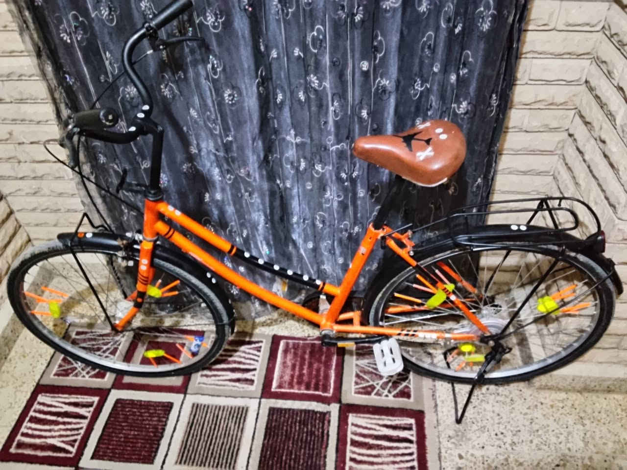 سلام عليكم
بايسكل حجم ٢٦
كامل مرتب 
نضيف كامل من بركات من كلشي سعره ٩٠ مكاني حصيبه ولي يريده يراسلني أو اتصال عل رقم ***********
