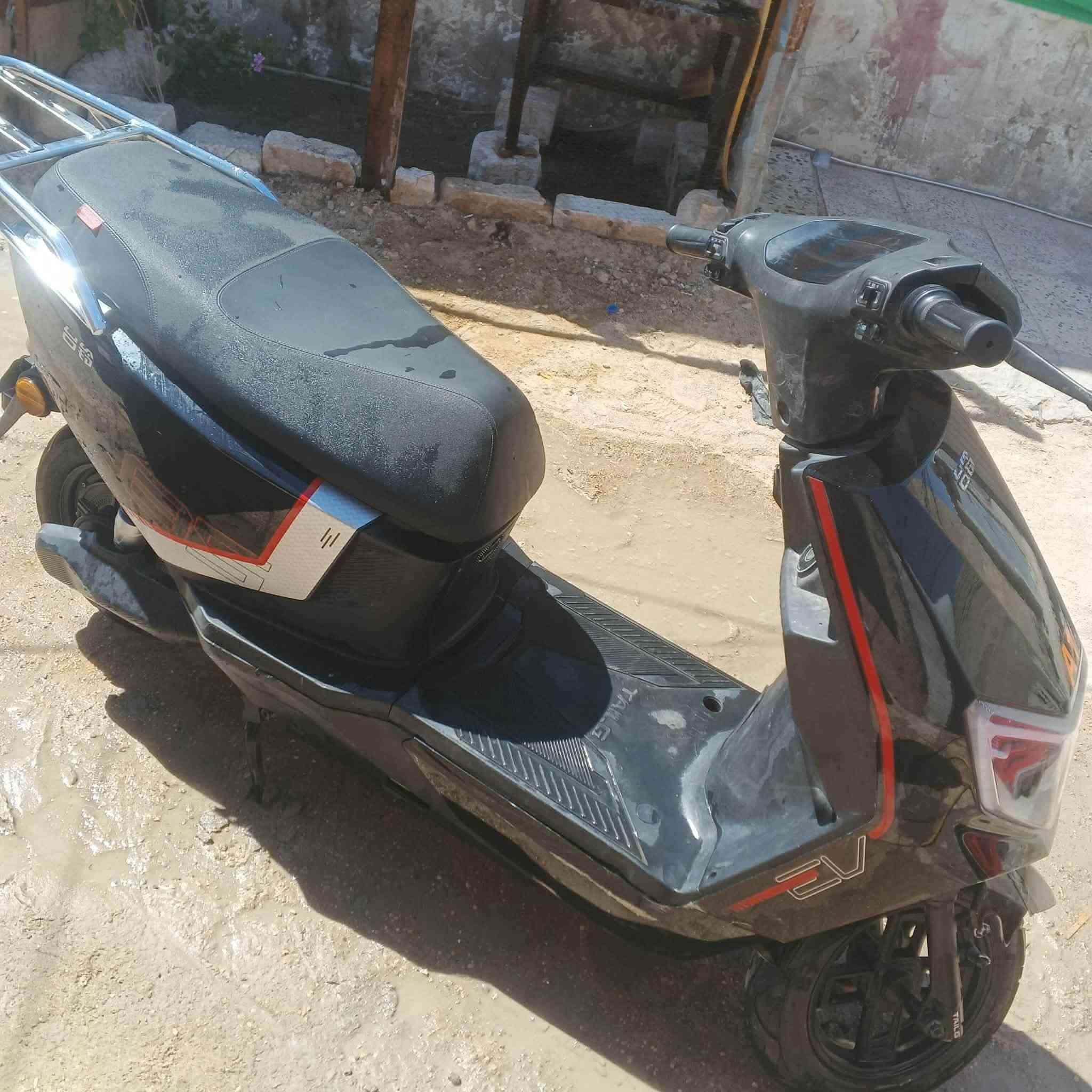 دراجه A1 للبيع السرعه 60 السعر خاص الدراجه شحن وليس بانزين


**إذا كنت صاحب هذا الإعلان وتريد حذفه لأي سبب، رجاءا أرسل رسالة إلى الدعم الفني**