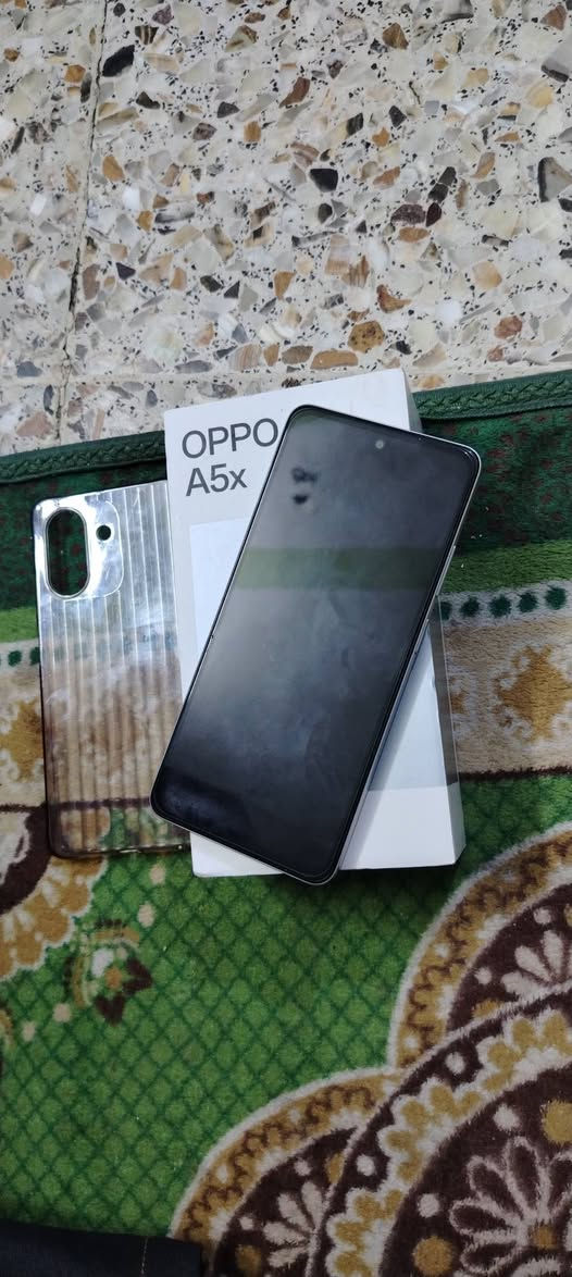 السلام عليكم جهاز للبيع 
oppo A5x
جهاز نضيف نضافه 100٪ 
كامل ملحقات  ذاكره 128 عشوائيه 8 
بطاريه 6000 يدعم الشحن السريع بقوه 45 واط 
السعر 160 وبي مجال 
مدينه الصدر 
***********
