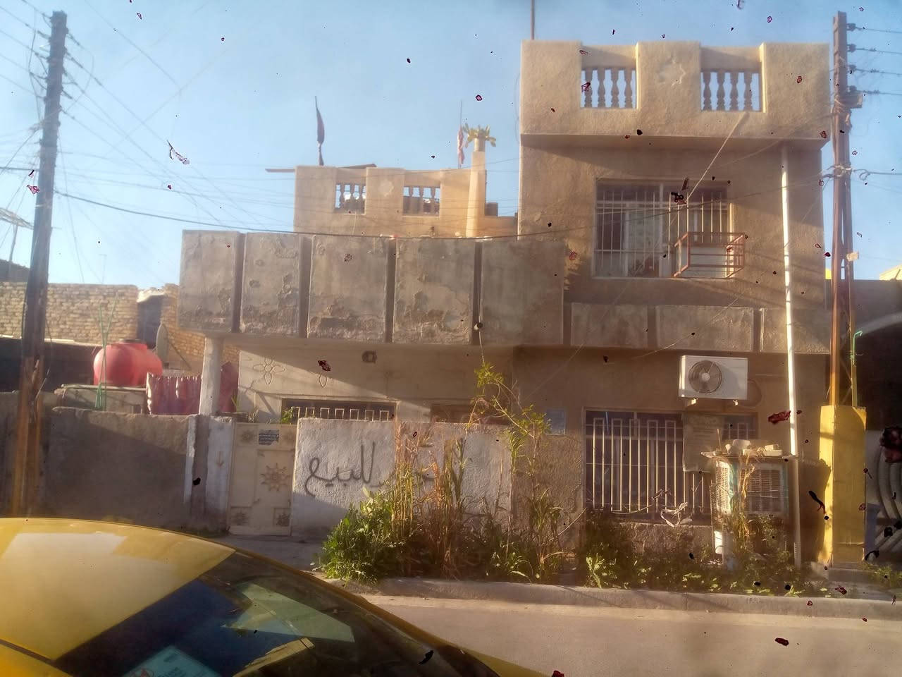 السلام عليكم
بيت للبيع الشعب حي الجزائر قرب جامع الرحمن المساحه ١٠٠ متر مربع الواجهة ١٠ الاتصال على الرقم ***********
