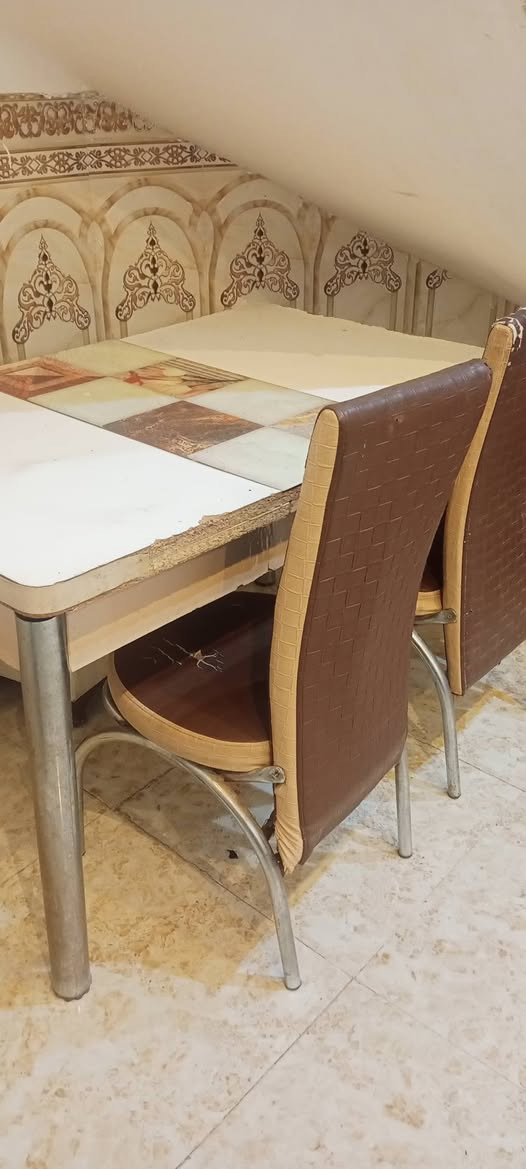 ميز طعام مع ثلاثة كراسي للبيع سعر مناسب 40 بي مجال


**إذا كنت صاحب هذا الإعلان وتريد حذفه لأي سبب، رجاءا أرسل رسالة إلى الدعم الفني**