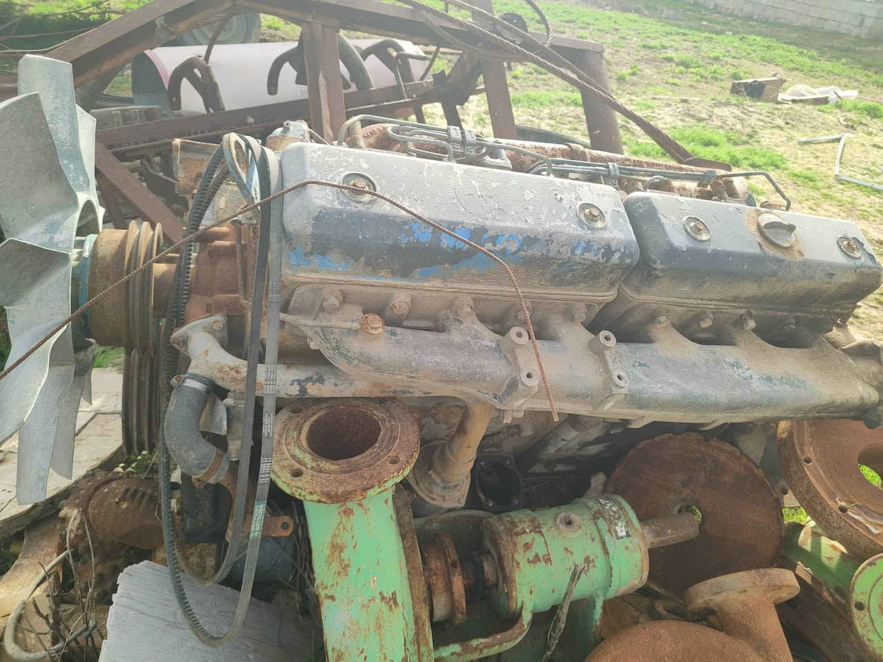 السلام عليكم محركات للبيع واحد لاطش واحد رافس سعر 25 تواصل *********** معه سياره محرك  111 تعبان كلش سعر 30سياره وبيهه مجال
