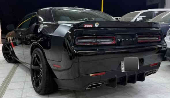 ام عليكم دوج جارنجر للبيع موديل 18 رقم وسنويه وهزه جديده  حادثه قطعتين جاملغ خلفي من امريكا والقطعه الثاني جاملغ امامي الباقه كله كفاله السياره ما متعوبه حداديه جديده تخم تاير جديد عليه ادامه كامله وعليه تزويدات فيوزر قبق صالنصه دواسات لحيه مداور ثاني يوم رايده 160 وبيه مجال مكاني كربلاء التواصل ***********
