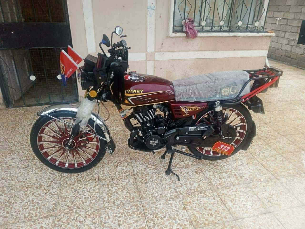 السلام عليكم
موطور جديد برقي مايعوزو 

محرك ما مفتوح 150

للبيع فقط 

للسعر 775وبيه مجال لطيبين 

مو شراي لا تتعبني وتعبك رجأء

هاتف  ***********
