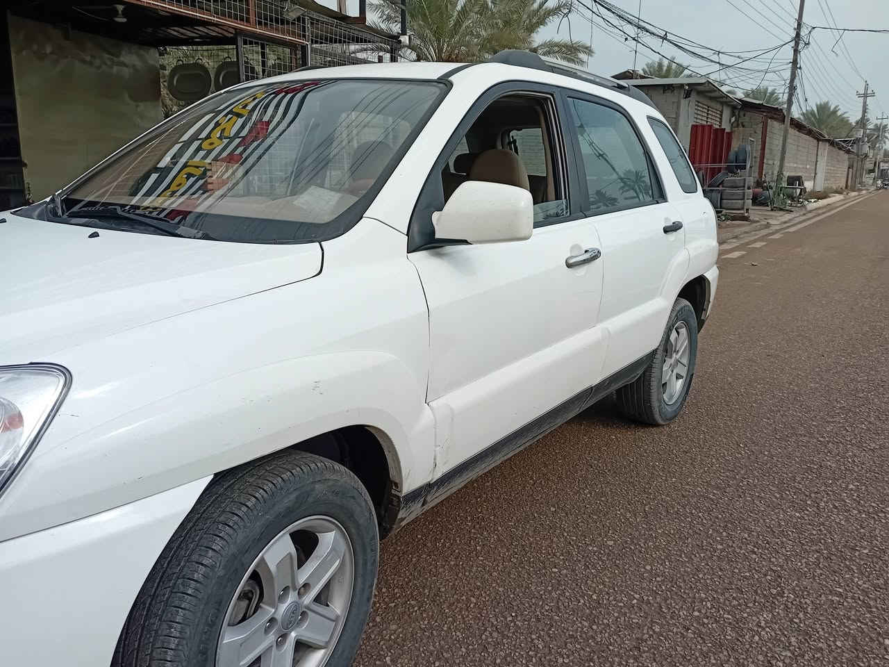 سيارة موديل ٢٠١٠
اربعه دسك 
داخل صاج خليجي 
حساس
رقم الهاتف
***********
 كربلاء
السعر 120 وبيها شوية مجال للشراية
