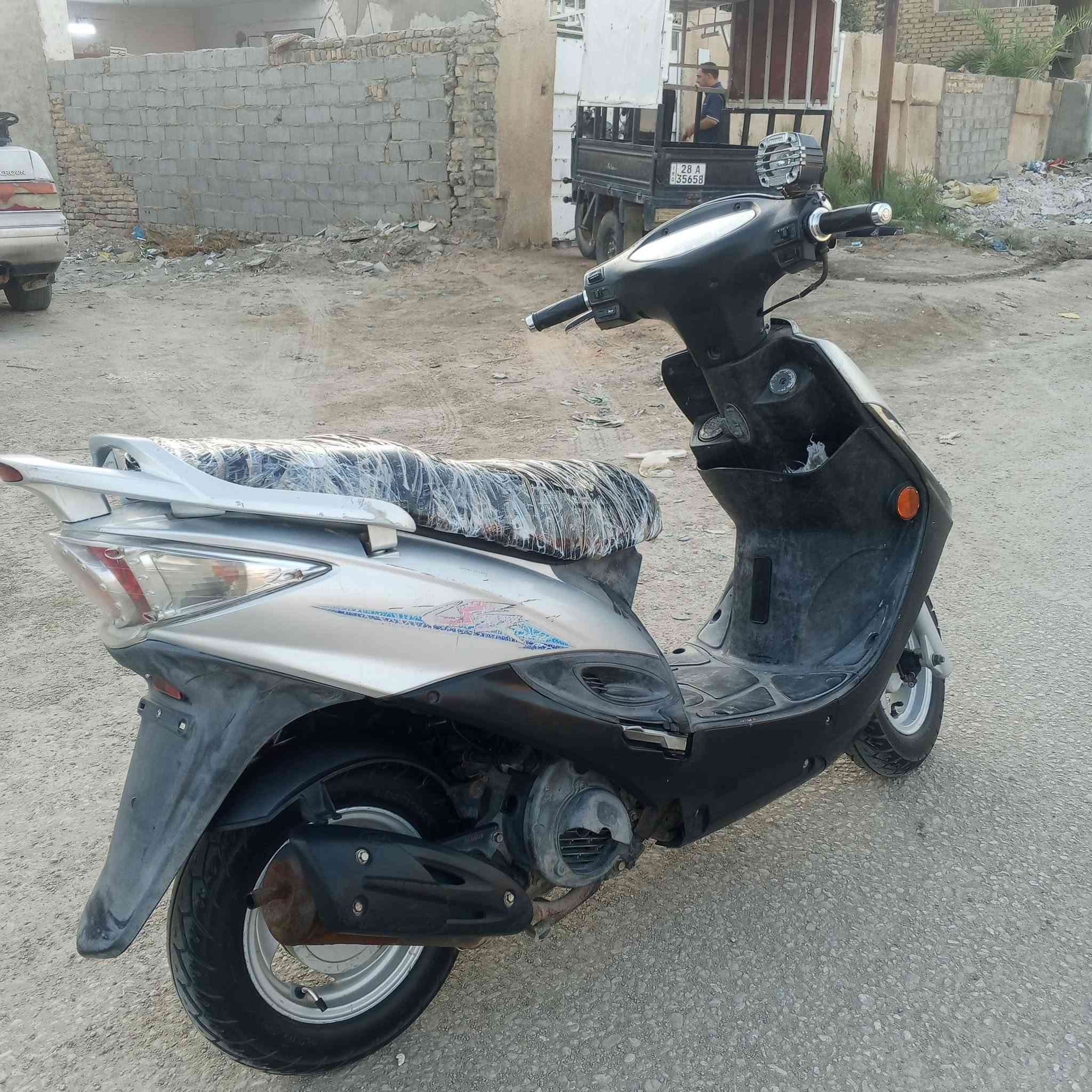 السلام عليكم دراجه كامكو جي 4 للبيع دراجه حلوه ونظيفه كهربائيات كلها شغاله كل شي ما عايزه معدل وشلعه فول ما عايزه برغي دراجه تشفيت صحيح سعر 600 وبيها مجال العنوان نجف كوفه تواصل على هذا الرقم اتصال واتساب***********

