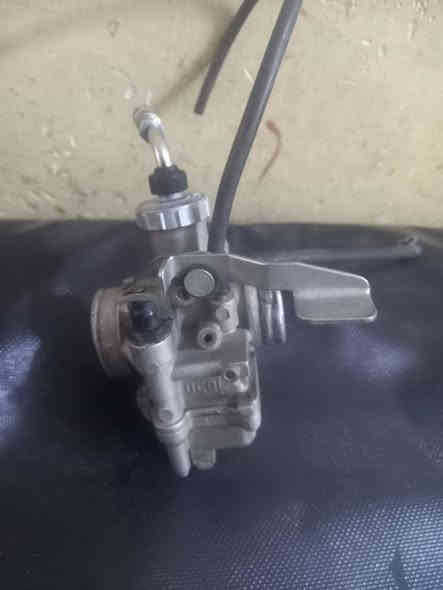 كابريتر بوكسر 5 كير للبيع 
شغاله مابيها شي
السعر 25 الف
واتساب ***********
