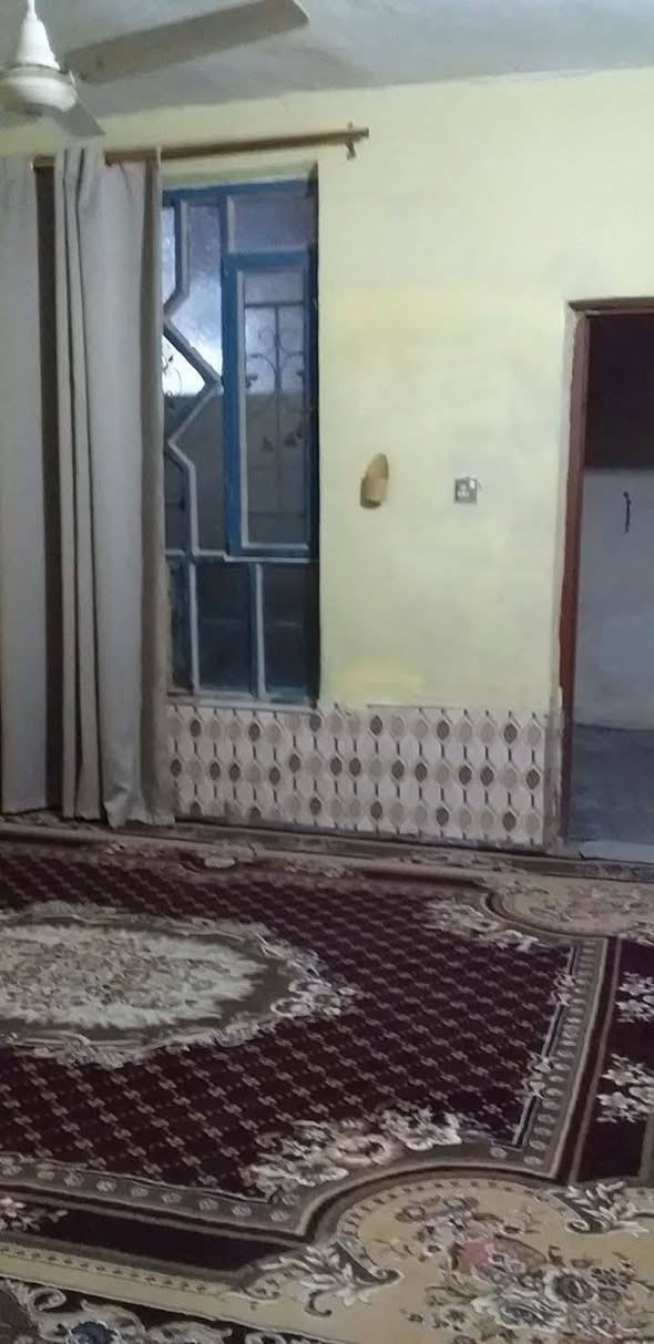 متاح بيت للبيع غرفتين نوم استقبال هول مطبخ وصالة صحيات داخلي وخارجي طابق واحد طابو صرف المساحة ٢٦٧مسلح بلمعمل خلف مدرسه الكوفة ثاني فرع السعر ٧٠اتصل ***********
