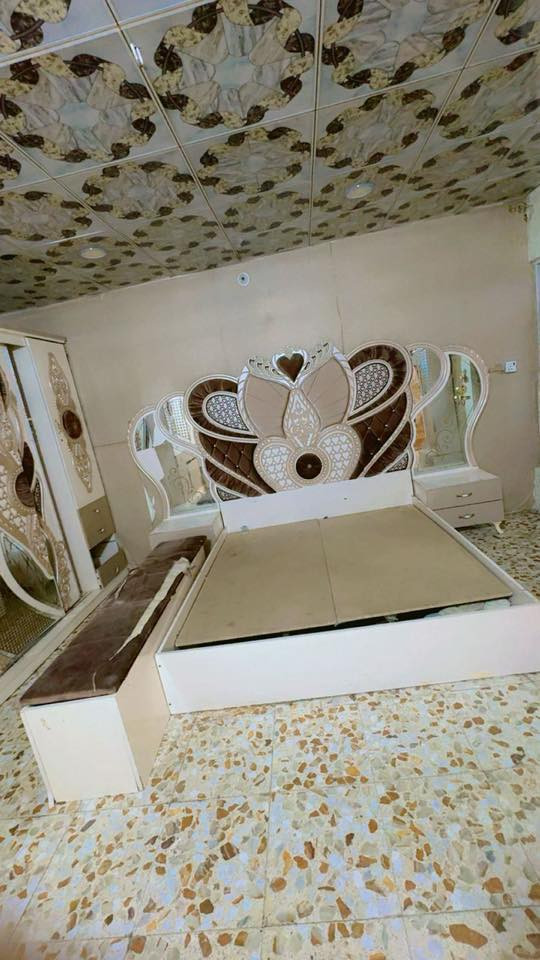 غرفه تركيه للبيع بيه اضرار بسيط قفلها300 الف  ***********
