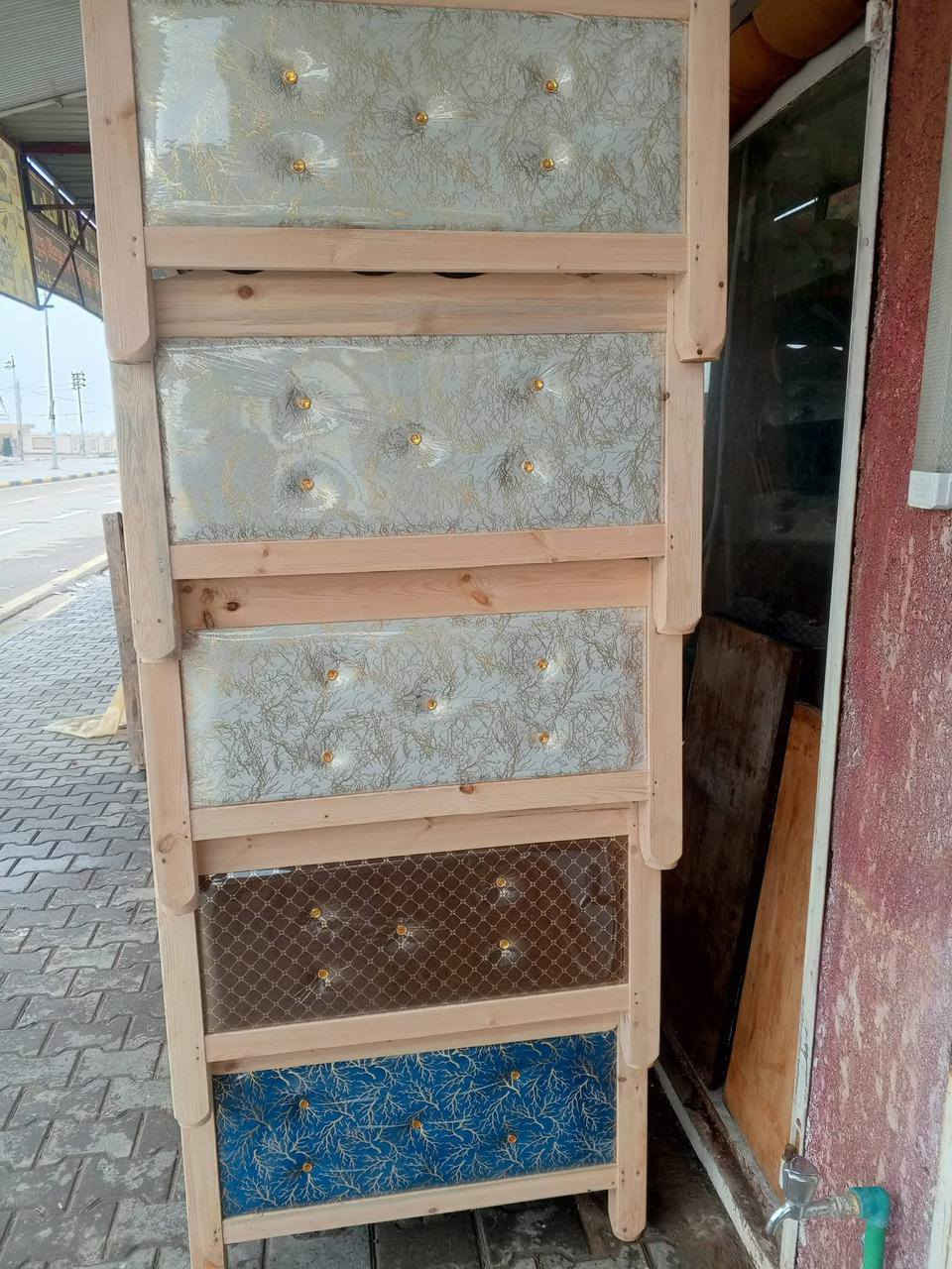 🛏️ يتوفر لدينا جرابي نفر واحد

🧵 شغل تزكام درجة أولى ✅

🔸 متوفر أيضاً:
🪵 جراجيب خشب
🚪 أبواب
🧳 كناتير
🍽️ بوفيات
👟 جزامات أحذية

📍 العنوان:
كوت – حي الحوراء 
📌 شارع المواكب 
📌 مقابل مكتب المستقبل 

📞 للحجز*********** 📲 واتساب 
*********** 📲

🚚 خدمة توصيل داخل الكوت متوفرة ✅
