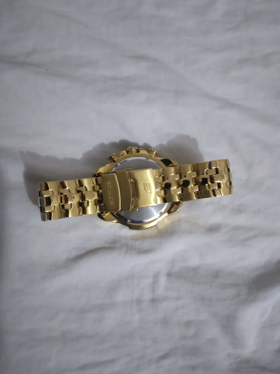 السلام عليكم شباب متاح ساعة كرونوغراف ياباني ضدالماء والخدش جديد ماملبوسه ابد ١٠٠الف ***********
