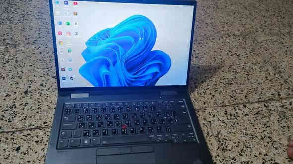 لابتوبLenovo ThinkPadX1YogaGen6 من العيار الثقيل🔥
| المكون              | التفاصيل                                           
| ------------------- | -------------------------------------------------- |
| المعالج           | Intel Core i7‑1185G7 (4 أنوية / 8 خيوط)

| الذاكرة(RAM)| 32 GB LPDDR4x‑4266 (ملحومة)

| التخزين(SSD)| 512 GB M.2 PCIe NVMe من Samsung
      
| لشاشة  | 14″ IPS، لمس، 1920 × 1200 WUXGA، 400 nits  

| الرسوميات   | Intel Iris Xe مدمج

| المنافذ         | Thunderbolt 4 ×2، USB‑A ×2، HDMI 2.0، سماعة 3.5 مم

| الاتصال     | Wi‑Fi 6، Bluetooth 5.x، LTE/5G اختياري

| الصوت والكاميرا| Dolby Atmos، مكروفونات 360°، كاميرا HD+IR

| البطارية      | 57 Wh مع شاحن 65 W USB‑C

| التصميم/الوزن|ألومنيوم، 1.35–1.4 كجم

| أبعاد \~314 × 223 × 15 مم

| ميزات إضافية | Stylus مدمج، بصمة، لوحةبإضاءة، غطاء كاميرا

🛑 كل برامج الهندسة القديمة والحديثة وكل برامج الفوتوشوب القديمة والحديثة موجوده ومنصبة وتشتغل بكفائة وسرعة خيالية 
وبرامج office منصبة الحديثة والقديمة
والنظافة مثل ماموضح كدامك بالصور والفيديوهات
 
السعر 600 الف
للتواصل 

*********** واتس فايبر 
@d2_1w تليكرام
