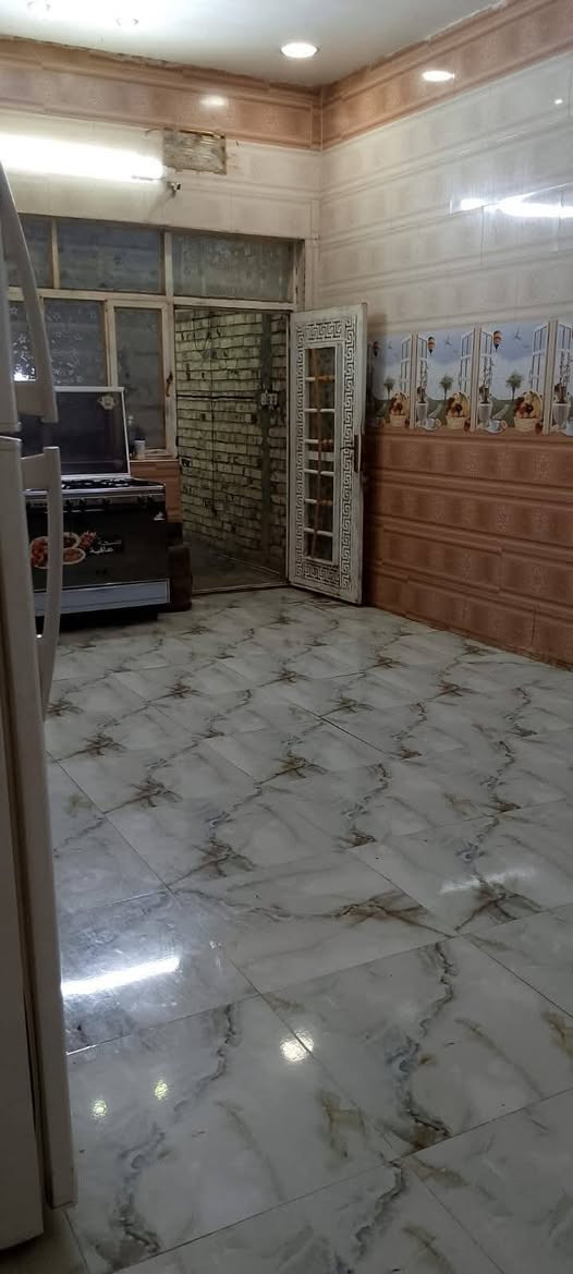 بيت لبيع مساحة ٤٣٠ متر طابو زراعي سند 25 طابق الاول يحتوي استقبال صالة و صالة كبيرة و موزع  و٣ غرف
بيت لبيع مساحة ٤٣٠ متر طابو زراعي سند 25 طابق الاول يحتوي استقبال صالة و صالة كبيرة و موزع  و٣ غرف
صحيات خارجية و داخلية 

الطابق الثاني يحتوي مطبخ غرف ٢  صالة ١  مطبخ وصحيات 

ــــــــــــــــــــــــــــــــــــــــــــــــــــــــــــــــــــ
الارض زراعي سند ٢٥ سدة دور النفط قرب بستان حجي صابر

***********
