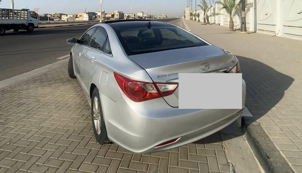 سوناتا غاز اصل خط واحد ادوات 
متومه ارقام سنويه بيها 
كص جنطه يعني كصتين دخوول جديد ماماشيه 
بعدها بدهن كوريا 
فول السياره بنوراما كشنات جلد شفط مري 
تبريد ثلاجه 
شاشه كار بلاي كامره دواره شادها ب٢٠٠ الف 
منضومه زنون بيها تخبل جاهزه للاخير 
كير مكينه كسر كارتون 
مكاني البصره 
*********** بي واتساب
