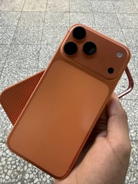 ايفون ١٧ برو ماكس ايسم شريحه الكترونيه ذاكره ٢٥٦   بطاريه ١٠٠ مشحون فق...