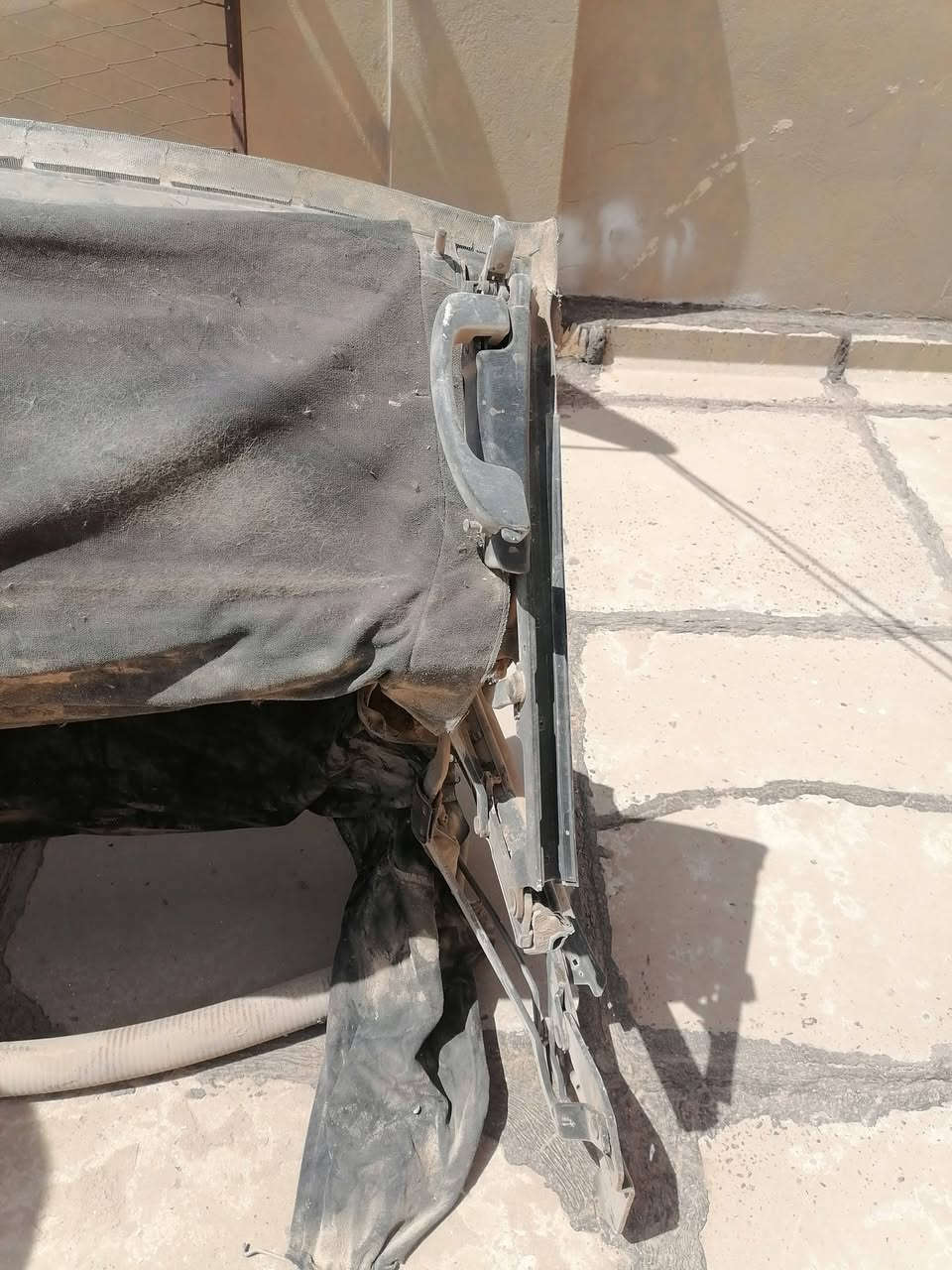 كشف كولف للبيع السعر١٧٥٠٠٠ يحتاجله تغليف من الخارج يداته كامله و ٣ طبقات وابطانه الداخليه زينه مكان بغداد ***********

