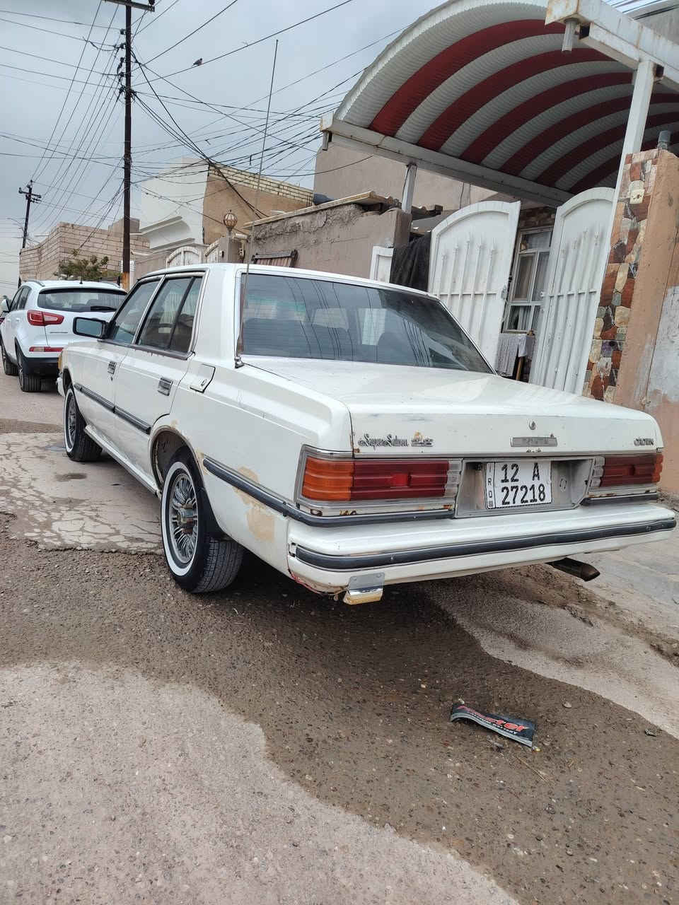 سلام عليكم سوبر لبيع موي 97 سياره حلو وجديد دوخل جديده رقم انكليزي رقم واسط تخم تاير مكينه جديده تريد شغال صبغ بلادي سياره مال جناي صدر جديد سعر 40 وبيه مجال لطيبين مكاني بابل حصوه رقم الهاتف ***********
