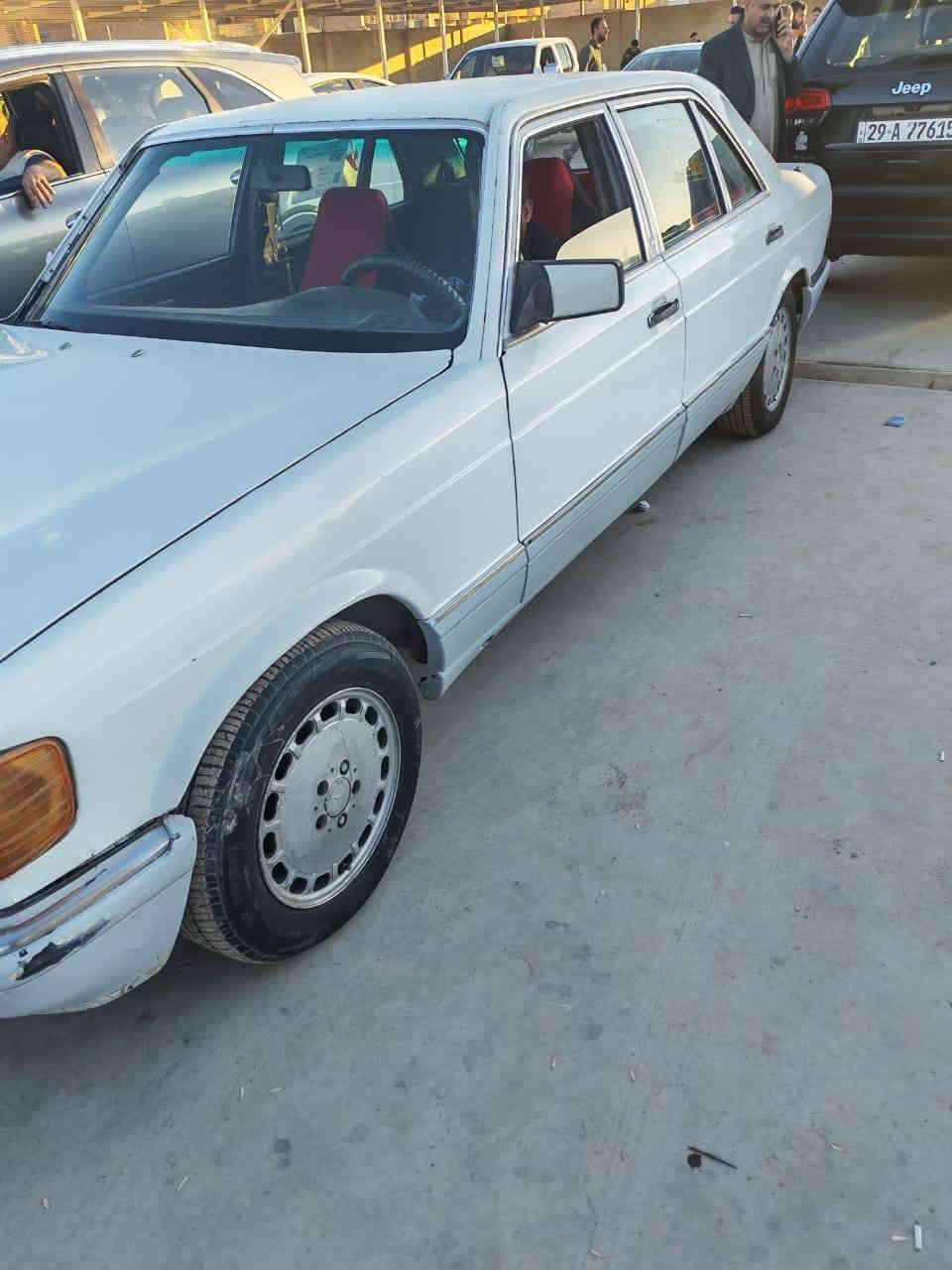 سلام عليكم
مارسدس موديل 1988
حداديه نص عمر 
اطارات نص عمر 
مكينه 3000
لا تنقيص 
ولا تبخير 
والسياره كما موضح في الصور 
مكان السياره كوت 

غير متواجد ع التواصل الاجتماعي 
***********
السعر 38
