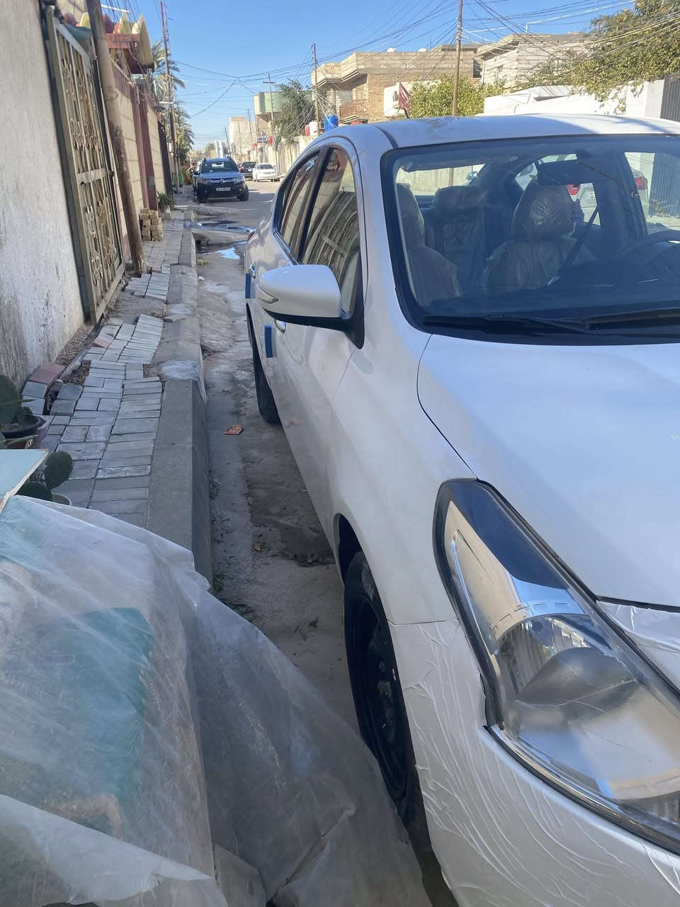 نيسان صني مديل 24بسم شركة السياره ماشيه ٥٤الف السياره اربع جام كهرابائي اشاير بالمري  شاشه كامره حساسات  المكآن كربلاء حي القادسيه السعر 120وبيه مجال قليل ***********
