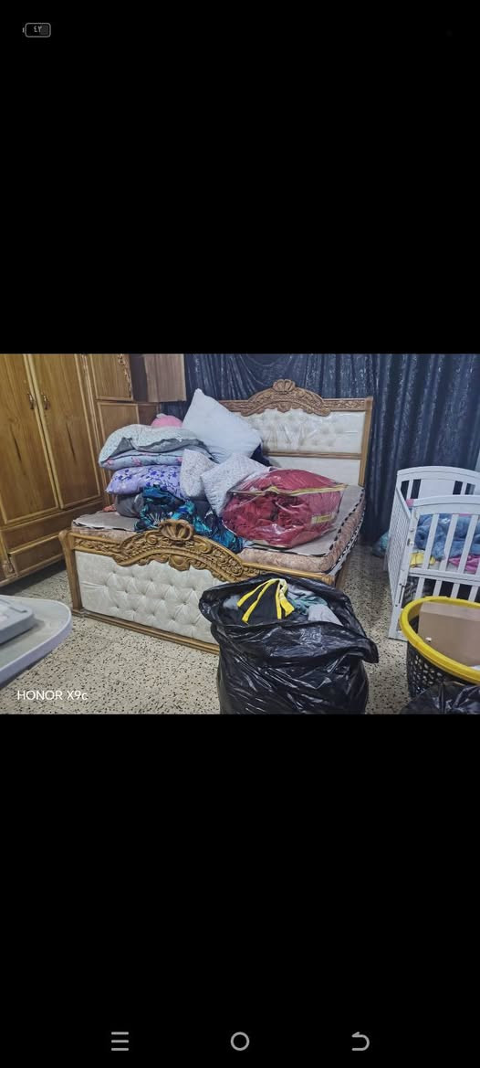 السلام عليكم اثاث بيت كامل للبيع الشراي يتصل اي شي يعجبكم اخذو سكرين ***********
