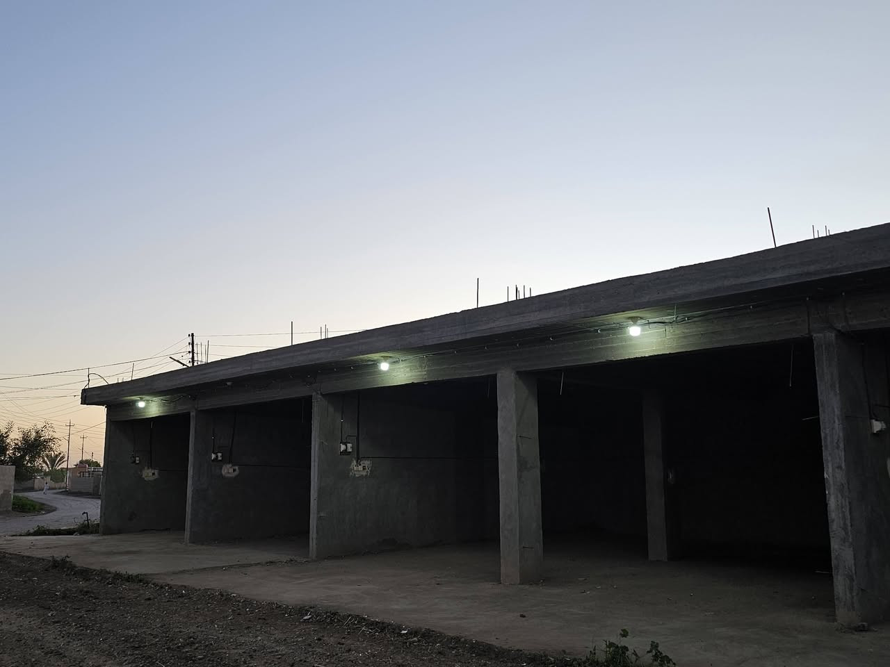 بسم الله الرحمن الرحيم
محلات للايجار كامل من كل شيء ماء كهرباء يجار مناسب جداا واول شهر مجاني  
المحل 5×8 بناء حديث العنوان ناحية الانصار 12 الحير غرب حسينية رقية بنت الإمام الحسين للاستفسار الاتصال ***********
