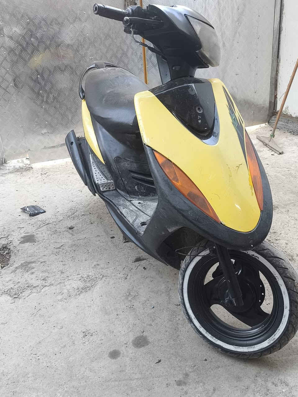 السلام عليكم دراجه ماكس عدله بوشه 55 لون ليموني السعر 525 وبيه مجال ***********
