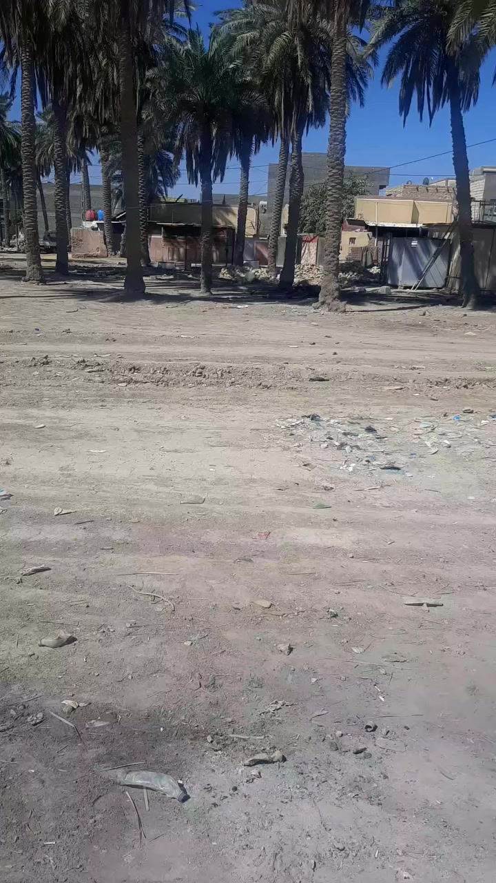 قطعه حي الجامعه طابو صرف 320 متر مع فضله 60 متر الك صايره على شارعين وجهين واجهه 12 متر السعر المتر مليون و700 اي استفسار عالرقم ***********
