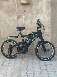 بايسكل جبلي البيع السعر 60 وبي مجال قليل الاتصال 07764431979
