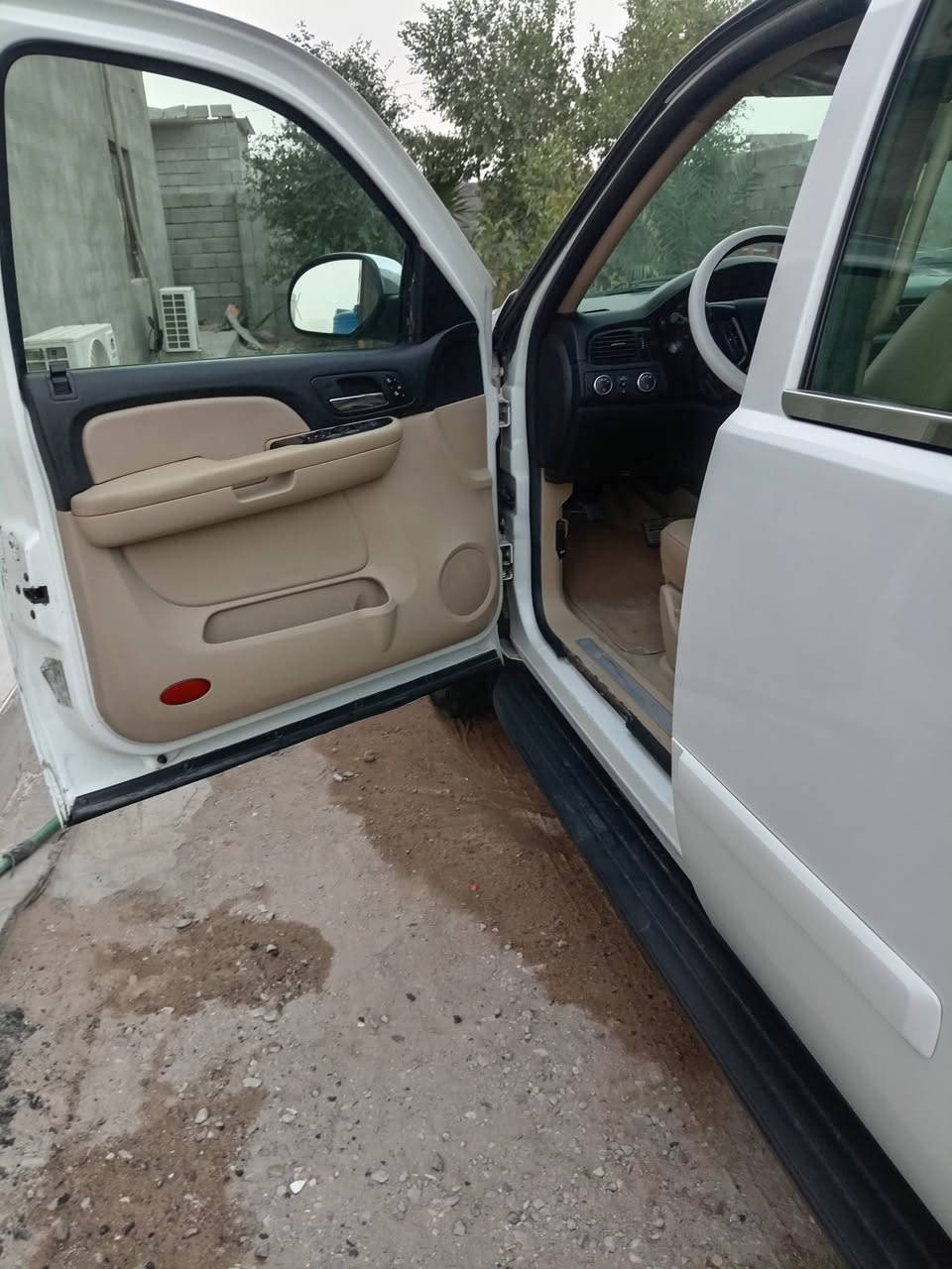 السلام عليكم من رخصة الادمن عندي تاهوخليجي 2008مكفول صبغ وتبديل مواصفات LTZفول ماشي 100مايل رقم بصره سنويه جديده رقم دولي جاهزمحرك كيراكسل حداديه شرط بوضع الوكاله سعر210 مكاني بصره زبير*********** الي يدورجديدهذا الجديدواصولي
