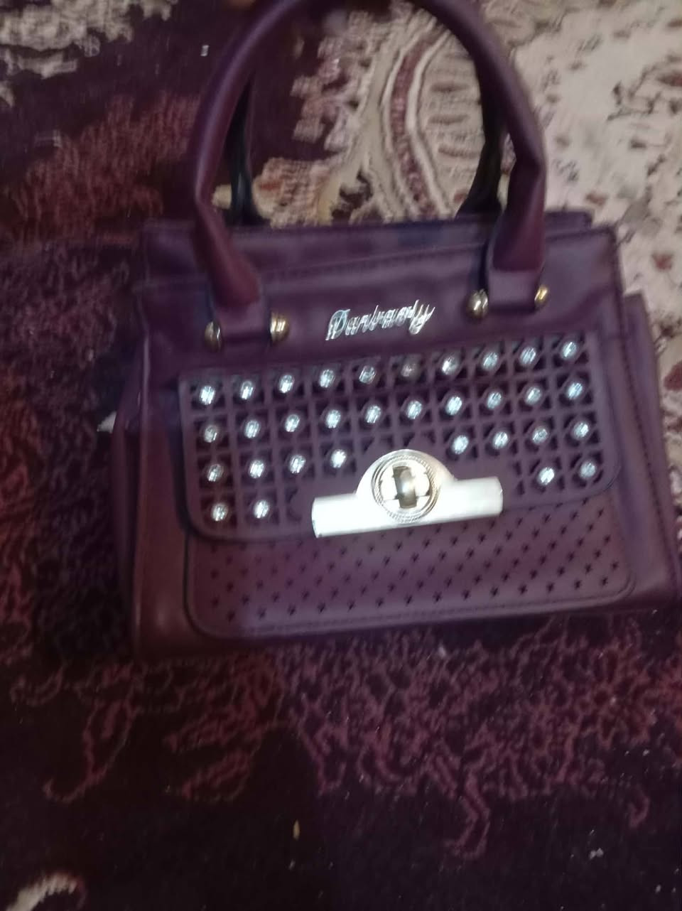 ملابس للبيع 
((بس فدوه مستعجله ع بيعتهم لئن عندي مريض الله يرزقج))منقول  من كلام بنيه قسمآ بالقراءن 
غايه من بيع لان عده مرض الي الله رزقه او رازقه
فدوه شتروهن بنات او  شباب خاطر الانسانيه مكانهن الرميثه 
   يسوهه وجهه الله يجي خاص انطي عنوان او رقم


**إذا كنت صاحب هذا الإعلان وتريد حذفه لأي سبب، رجاءا أرسل رسالة إلى الدعم الفني**