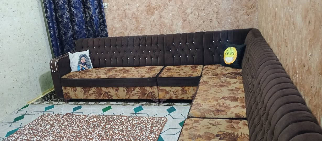 ديوان 10مقاعد نضيف كلش اي ضررمابي وياه مفارش سعره 175يوجد توصيل داخل كربلاء ***********
