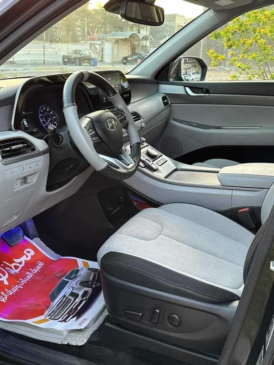 بلسايد 2020 فئة sel
المحرك: محرك \(V6\) سعة 3.8 لتر، مع ناقل حركة أوتوماتيكي بـ 8 سرعات.المقاعد والراحة:مقاعد جلدية مع تدفئة وتبريد.مقعد سائق كهربائي بـ 10 اتجاهات مع ذاكرة مدمجة.التكنولوجيا والمعلومات الترفيهية:شاشة لمس كبيرة.نظام صوت متطور (مثل نظام الشحن اللاسلكي وواجهة USB).نظام ترفيهي متطور.السلامة والمساعدة على القيادة:كاميرا محيطية (360 درجة).أجهزة استشعار اصطفاف أمامية وخلفية.نظام مراقبة النقاط العمياء.نظام التحذير من الاصطدام الأمامي.مساعد الحفاظ على المسار.مثبت السرعة الذكي.نظام التحذير من حركة المرور الخلفية.نظام المساعدة على الخروج الآمن.ميزات إضافية:فتحة سقف.وضعيات قيادة متعددة (مثل الثلج، الايكو، كومفورت، سبورت، سمارت).مصابيح LED أمامية.خاصية شفط الأبواب.
سيارة نظيفة بس قبق جنطه مبدل
السعر 250 
***********
