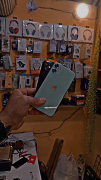آيفون 11 • ٦٤ • بطارية ١٠٠