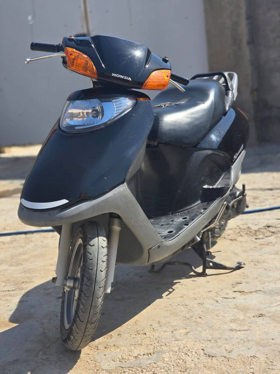 السلام عليكم دراجه سبيسي ياباني شغاله سلف كهربائيات شغاله كلهه دراجه مفتوحه مره وحده  بس للتواصل ***********
