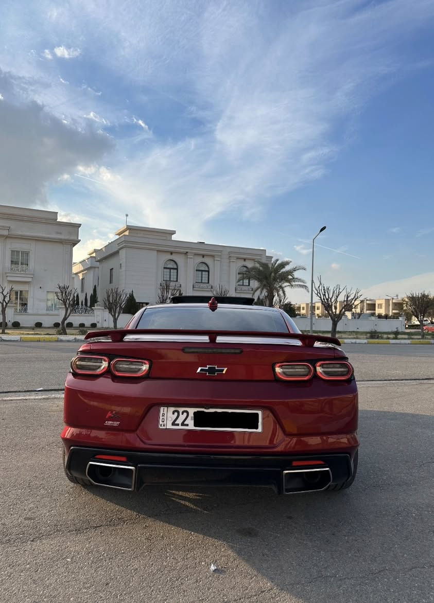 السلام عليكم
.
للبيع 
.
Camaro 2ss 1Le  2022 🚀🚀🚀
 2022  كمارو 2ss 1Le
.
السيارة 1Le يعني الفوول الفول الفوول مال كمارو 
شكو ببالك بيها 🔥
 رادار امامي 
رادار خلفي 
رادارات جانبية 
كامرة خلفية 
بيها HUD
داخل 24 لون
سماعات boss
كشنات تدفئة تبريد 
ستيرن تدفئة 
ستيرن جلد
كشنات خزن 
كشنات كهربائية 
كشنات نوع ريكارو Recaro 
انظمة قيادة Sport / Track / Tour 
شاحن Wireless 
عليها برمجة استخدام يومي safety + بوبكورن 💥💥💥+ برمجة مراوح وحماوة وبرمجة گير السيارة بمعنى الكلمة صاروخ 🚀🚀
عليها اكزوزت روش يعني الطرب الاصيل 🎶🔥
والدبة البلادية مالتها موجوده ..
حاطلها علامة ضوئية مال تاهو
زوج تايرات خلفي جديد 
زوج تايرات نوع SEMI SLICK هم موجودات ضامهن استخدام صيفي..
وهواي مواصفات بعد 
السيارة جديدة ونظيفة واي مصرف مابيها 
.
.
حادث السيارة مثل ما موضح بالصور فقط نصف الجاملغ امامي مصبوغ البقية كفالة عامة
. 
السيارة ماشية فقط 48,000 KM
.
السعر 255 ورقة وبيها مجال للشراي (25,500)💸
.
مكان السيارة اربيل
.
رقمها اربيل 
 .
رقم التلفون ***********
واتساب موجود
