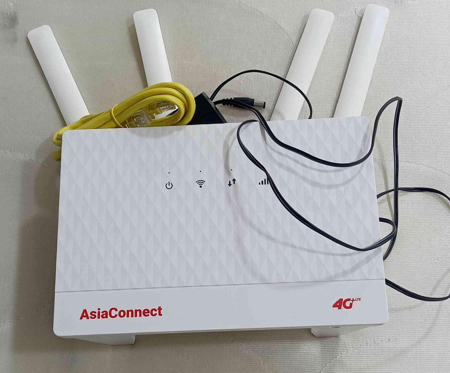 للبيع
جهاز اسياسيل للانترنت 
مع شاشه للكامرات
للتواصل واتساب فقط 
***********
